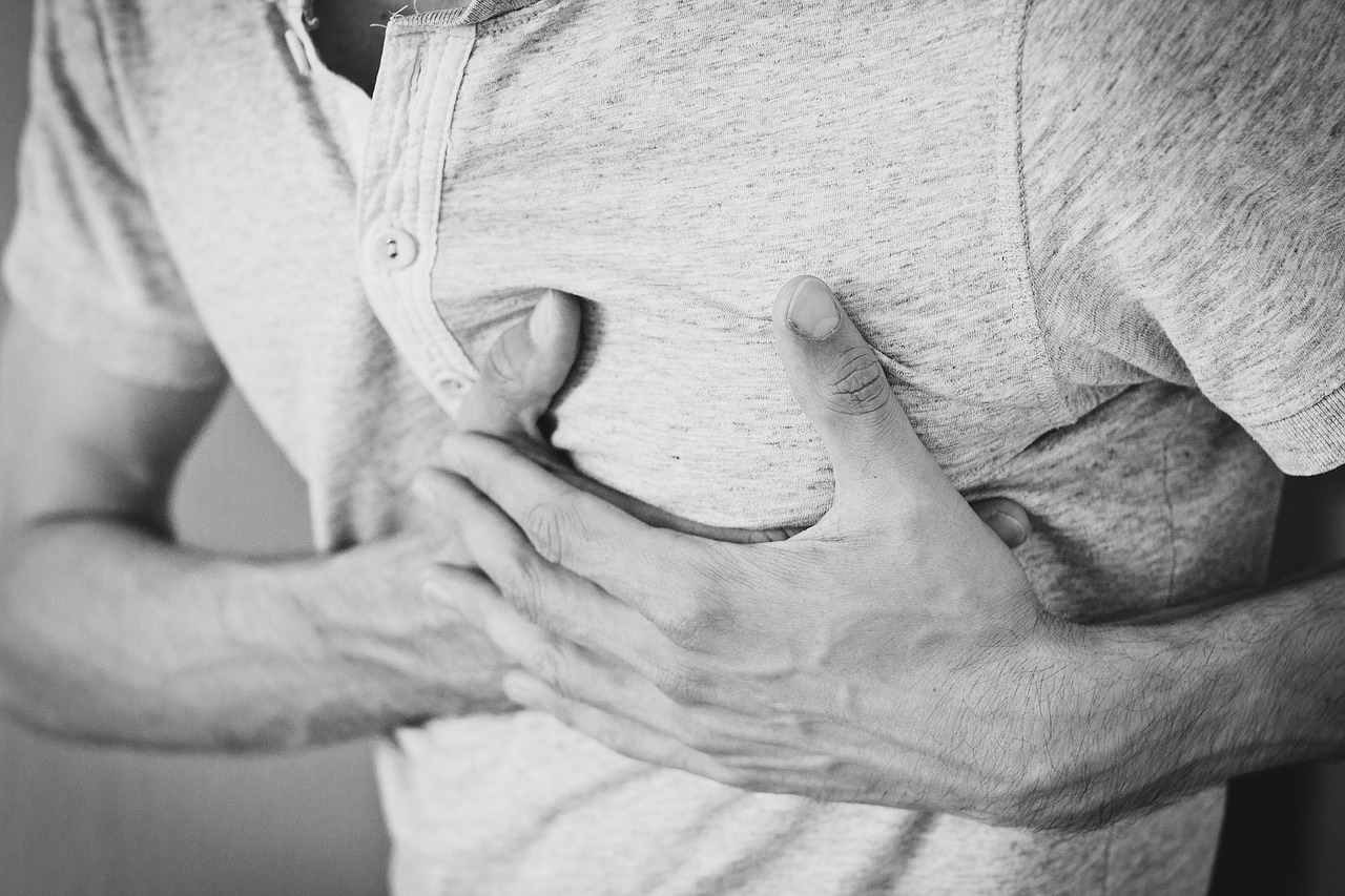 大人ニキビと脂漏性皮膚炎の違いは何ですか？
