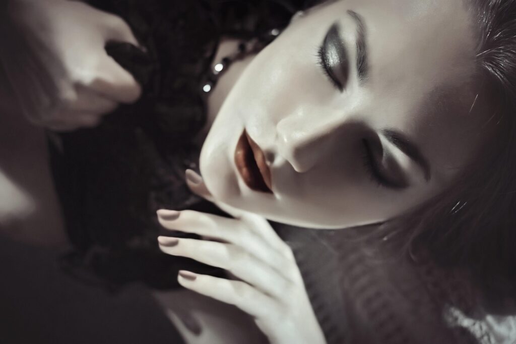 大人ニキビ対策における化粧品の見直しポイントは？