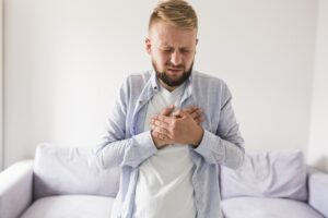 大人ニキビの原因は甘いものにある？